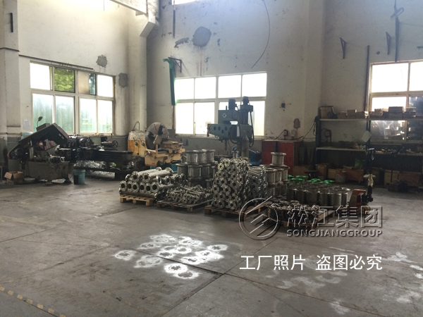 工廠通知：中秋節(jié)放假三天，橡膠接頭車間、其他車間齊停工